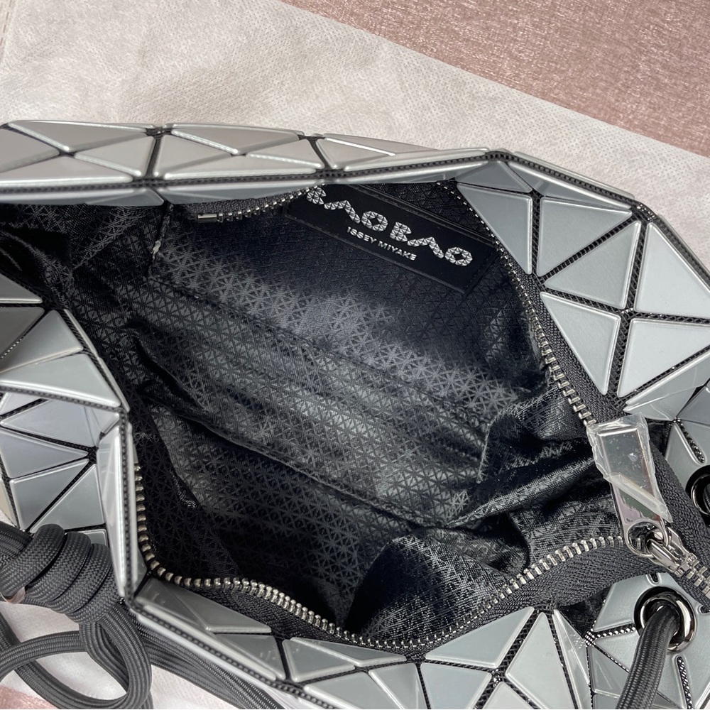 Brand New Issey Miyake Silver-Gray Knotted Tofu Bag - Picture 7 of 8